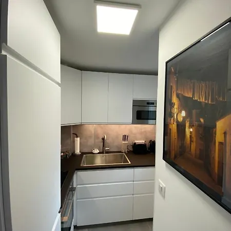Modern Flat 5min From The Beach 公寓 卡布尔